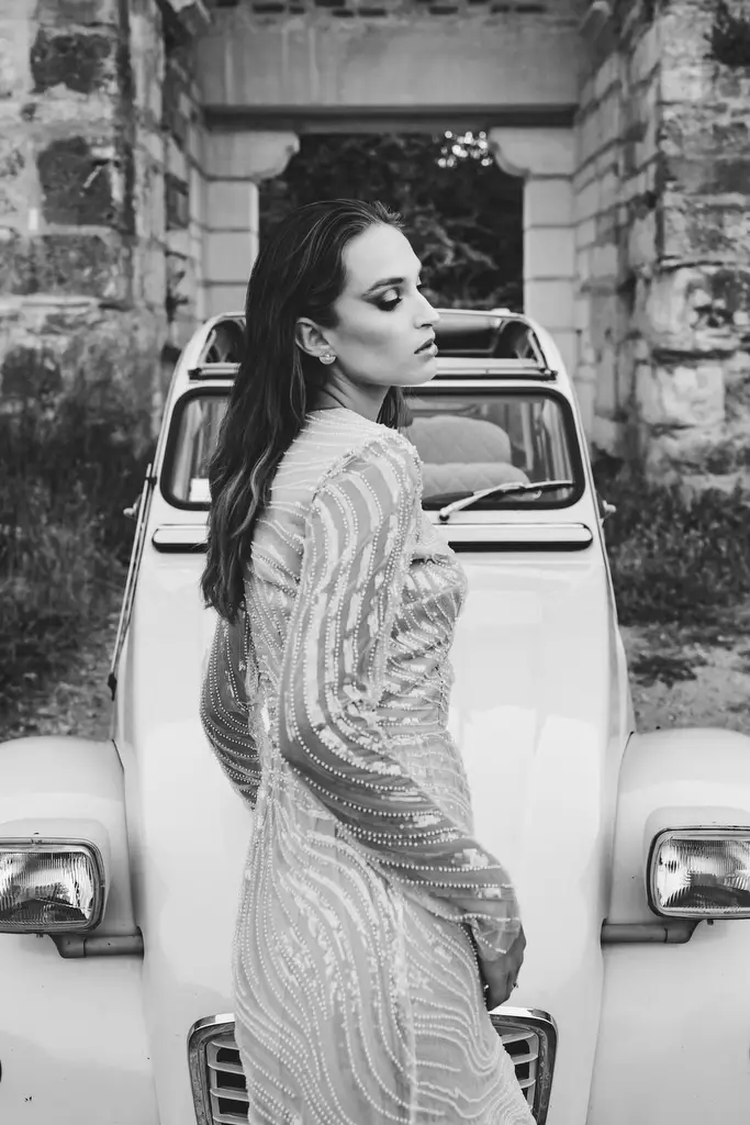 elegance, vintage car, shine and elegant bride