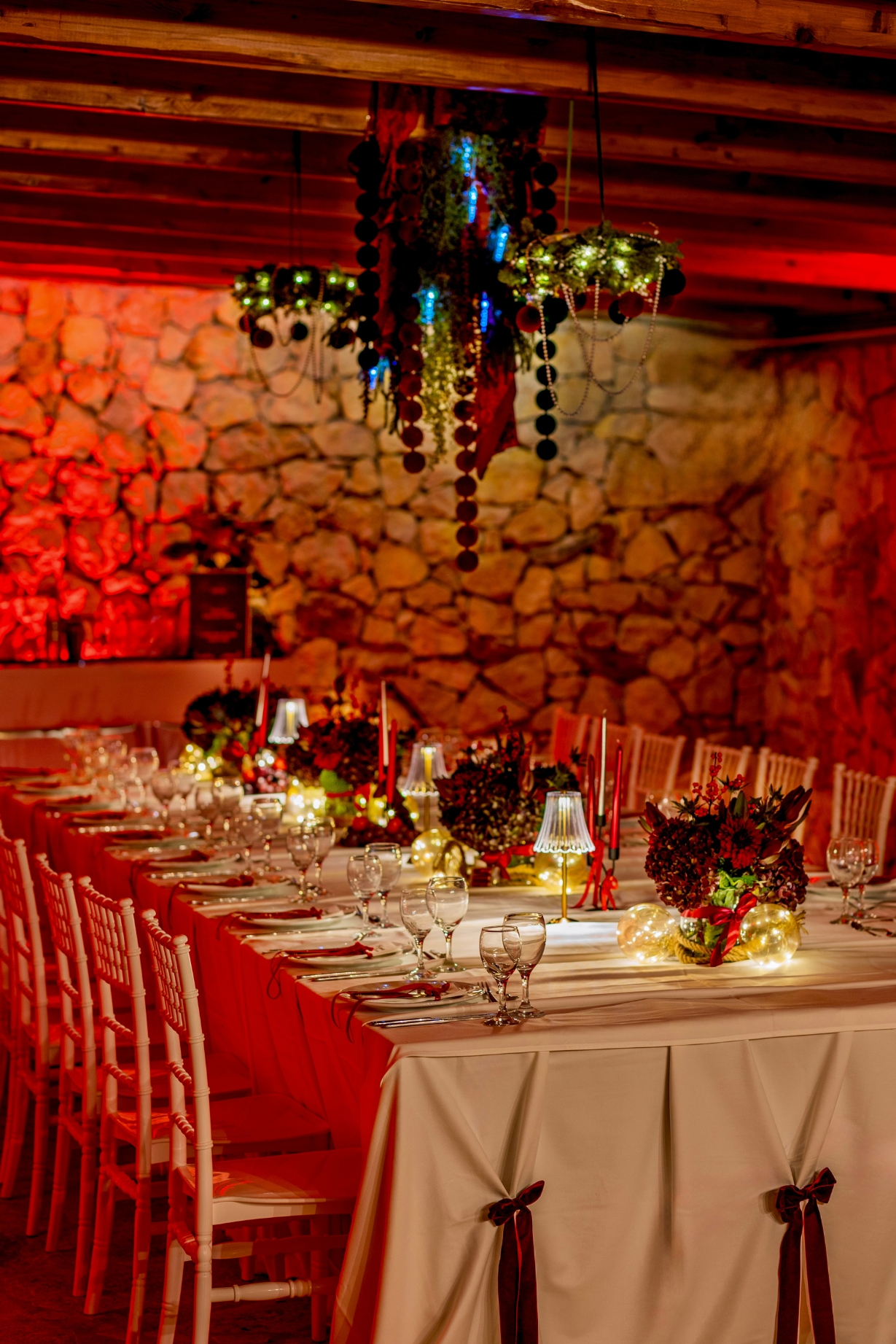 editorial christmas table styling for private celebration